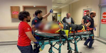 Otomobil ile motosiklet çarpıştı: 1 ağır yaralı