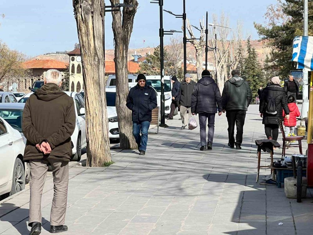 Kış ortasında o ilde yaz yaşanıyor! İl halkı ne yapacağını şaşırdı