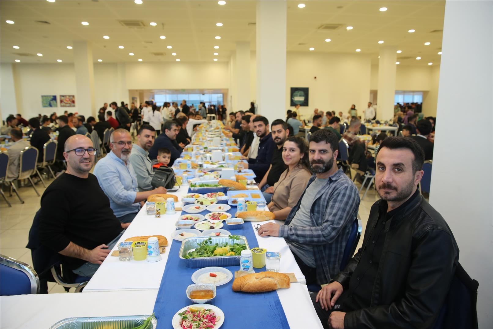 rektorumuz-akademik-ve-idari-personelle-iftar-yemeginde-bir-araya-geldi-e3f94b5c-2aeb-4e91-9fad-89991e2b12e1.jpg