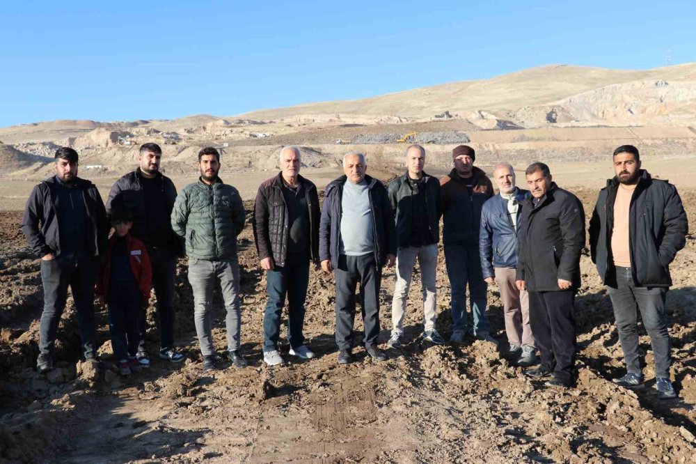 Van’da atık barajı çöktü: Ekili tarlalarda hasar büyük