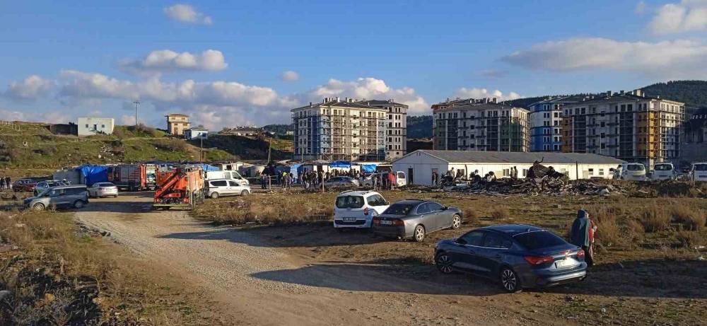 İzmir’de sıcak su kazanı patladı: 8 vatandaş yaralı