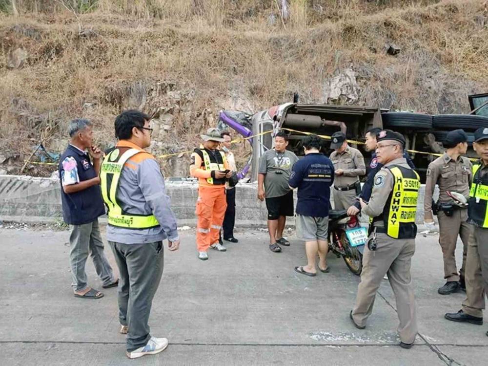 Tayland’da otobüs devrildi: 18 ölü, 31 kişi yaralandı