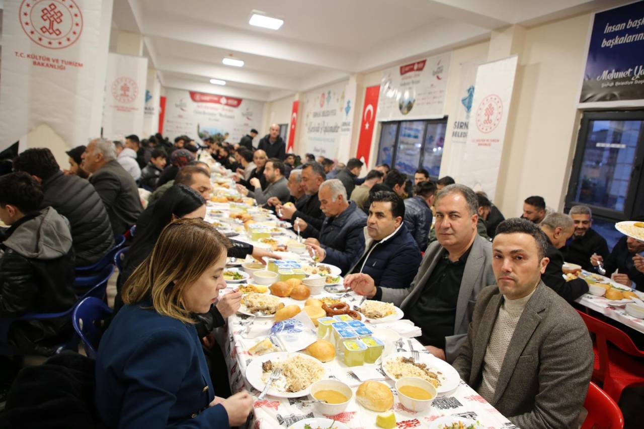 vakiflar-bolge-mudurlugu-sirnakta-her-gun-400-kisilik-iftar-yemegi-veriyor-5.jpeg