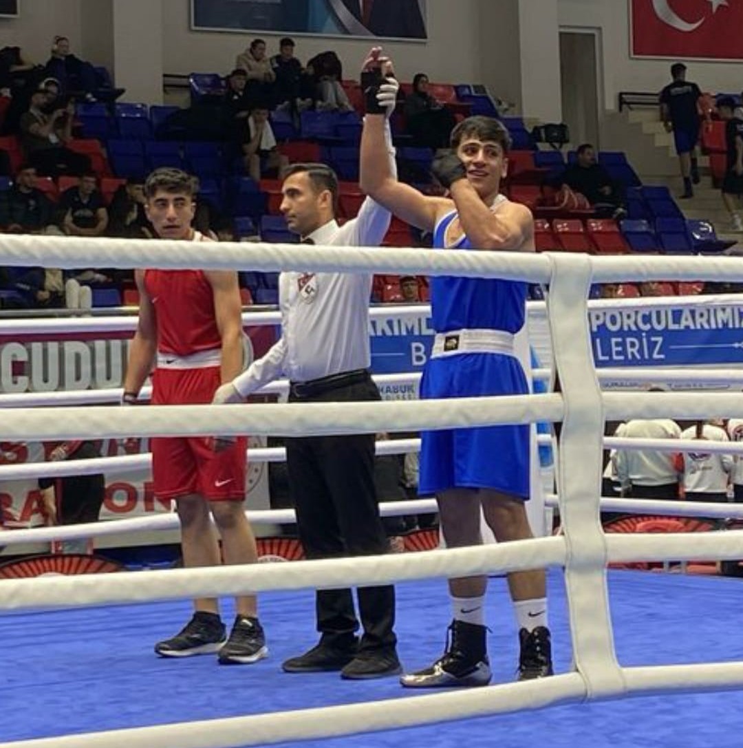 sirnakli-sporcular-turkiye-a-gencler-liseler-arasi-boks-sampiyonasinda-buyuk-bir-basariya-imza-atti-4.jpeg