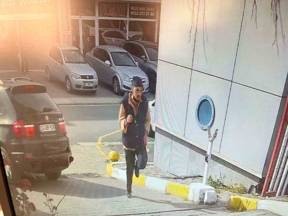 Bağcılar’da oto galeriye el bombalı saldırı