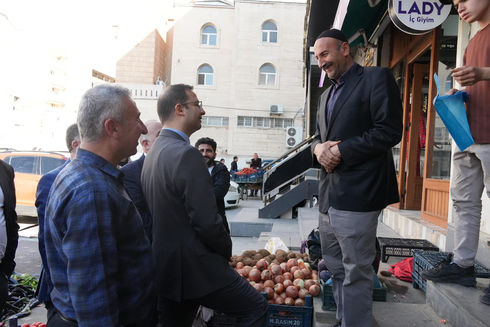 cizre-kaymakami-baycar-esnaflarin-sorunlarini-dinledi-4.jpg