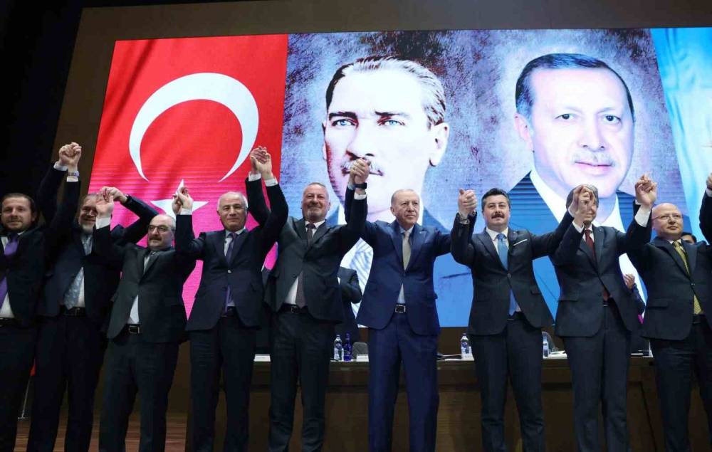 İYİ Parti’den istifa eden iki belediye başkanı AK Parti’ye geçti