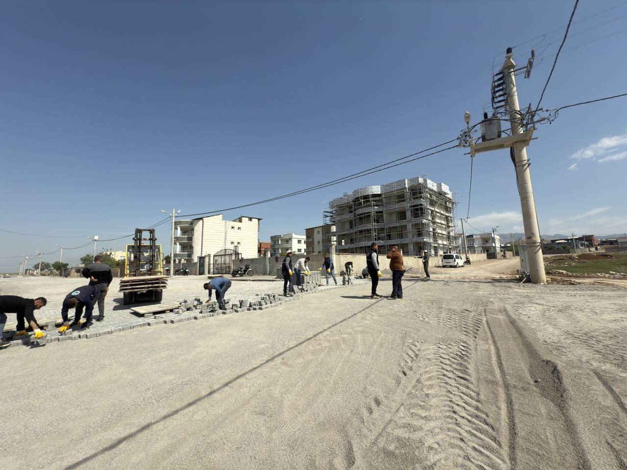 silopi-belediyesi-mahalle-yollarini-yeniliyor-1.jpg
