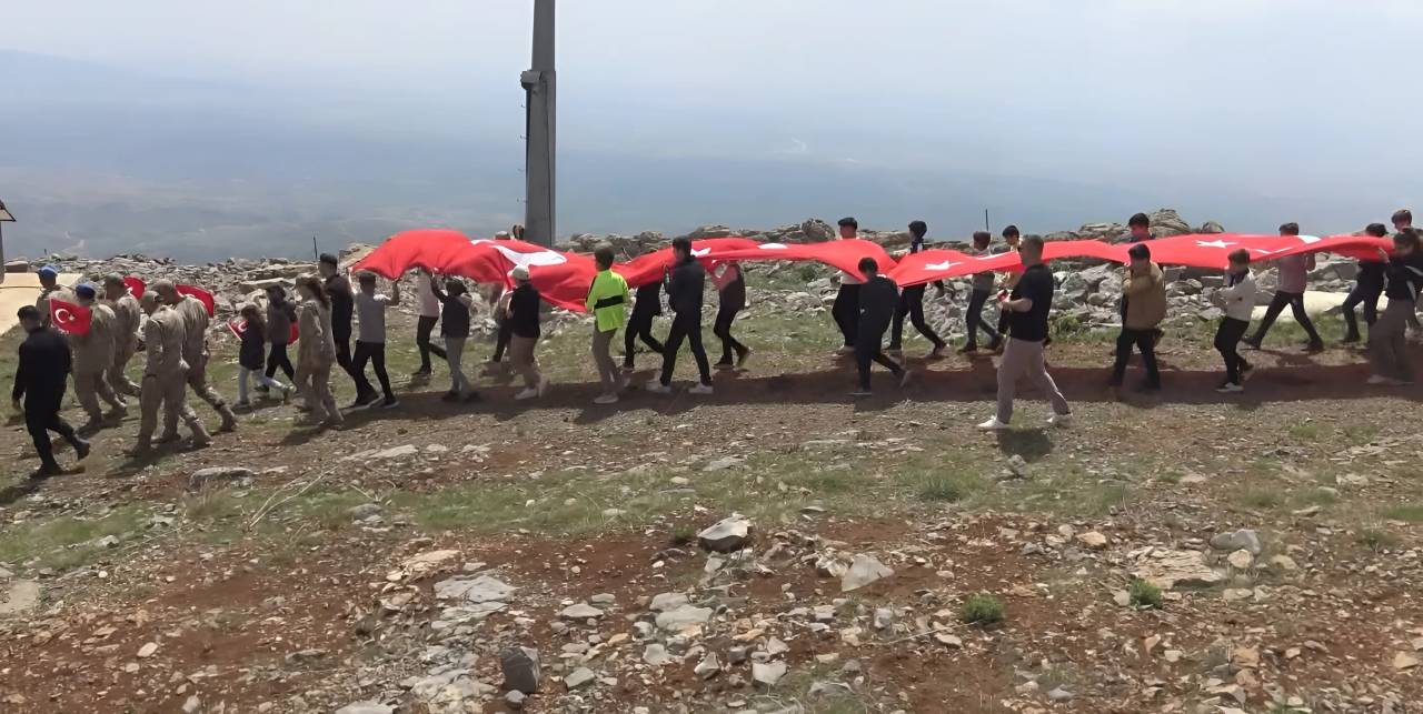 cudi-daginda-unutulmaz-23-nisan-cocuklar-hem-eglendi-hem-andi-3.jpeg