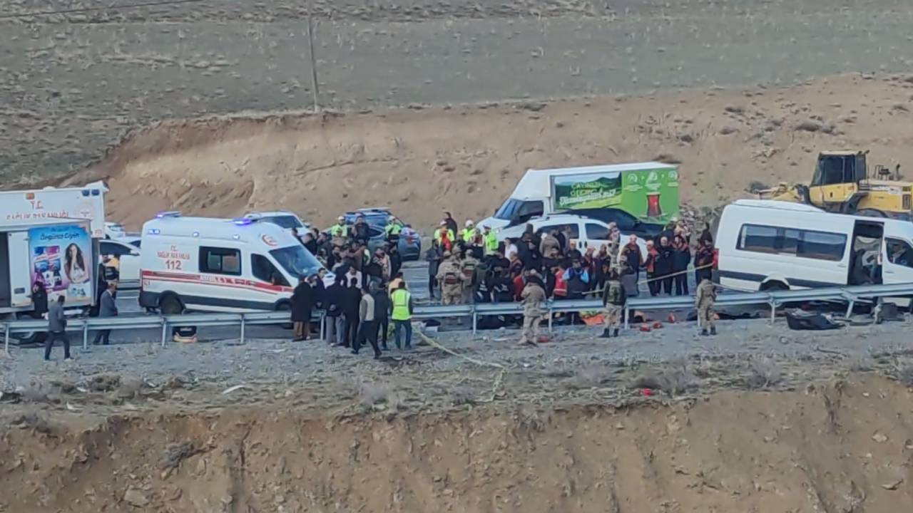 sirnak-valisi-birol-ekici-van-trafik-kazasi-taziye-mesaji-gurpinar-kazasi-hayatini-kaybedenler-yaralilar-bassagligi-mesaji-1.jpg